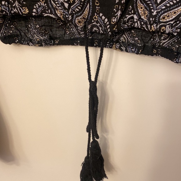 Kendall + Kylie cropped paisley wide sleeve top - Picture 4 of 5